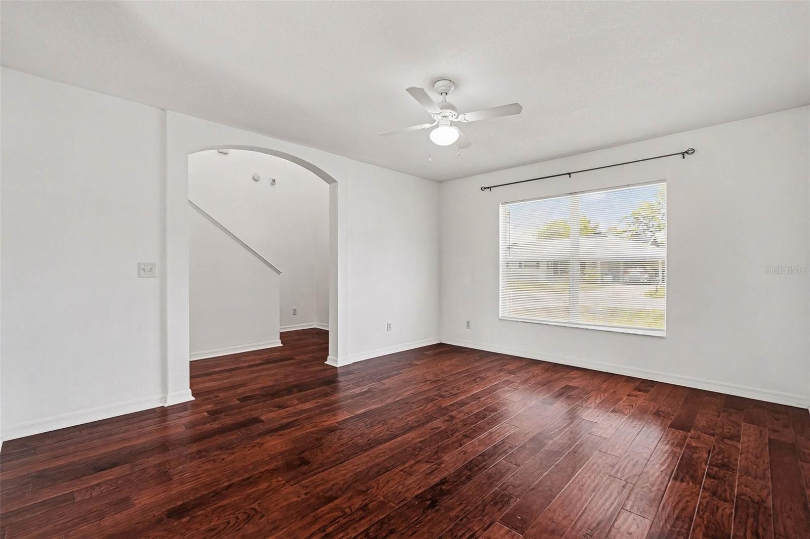 Listing photo id 3 for 1702 North Street