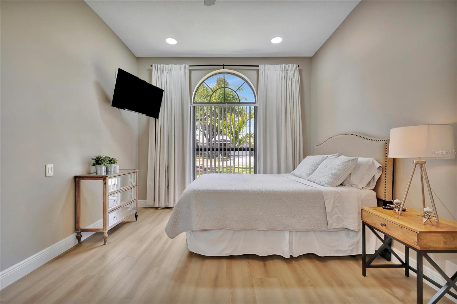 Image 18 of 96 For 15507 Fentress Court