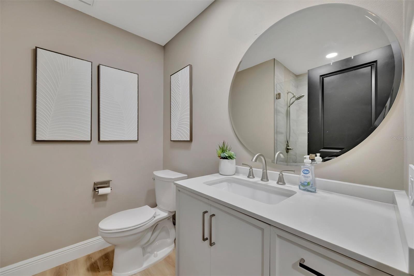 Image 21 of 96 For 15507 Fentress Court