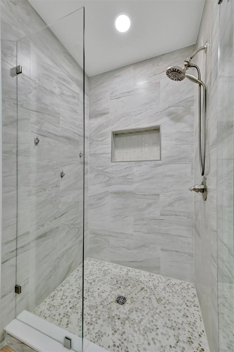 Image 23 of 96 For 15507 Fentress Court