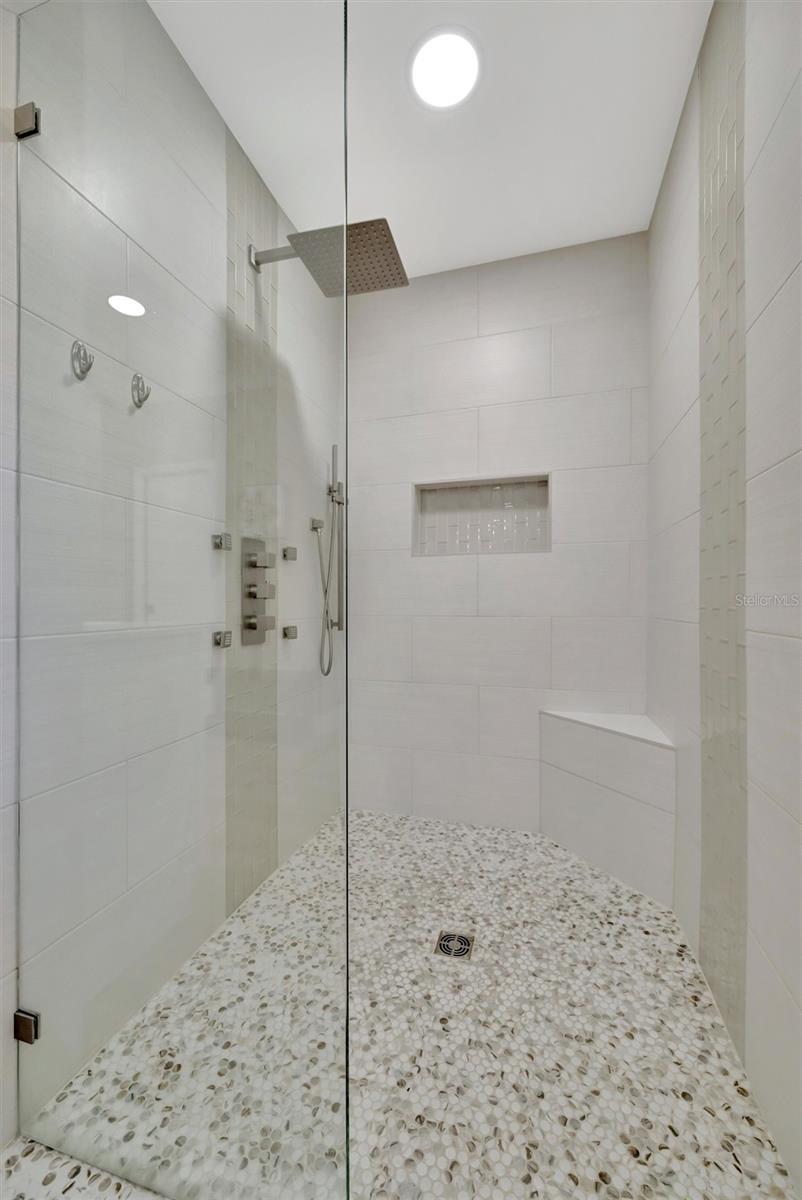 Image 35 of 96 For 15507 Fentress Court