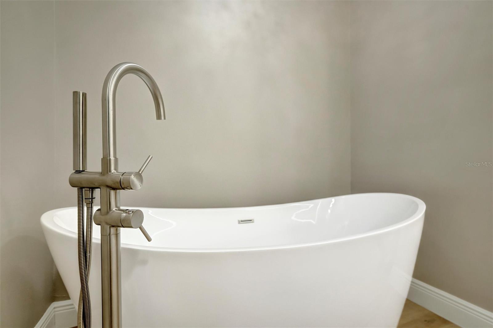 Image 37 of 96 For 15507 Fentress Court