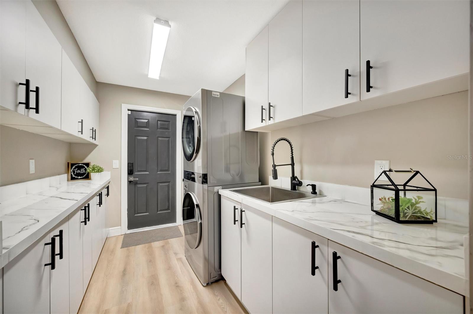 Image 39 of 96 For 15507 Fentress Court