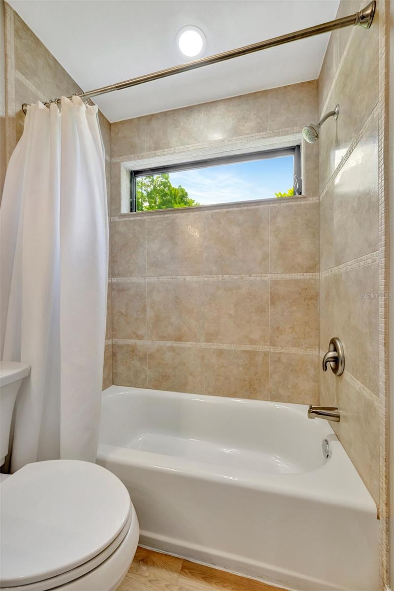 Image 47 of 96 For 15507 Fentress Court