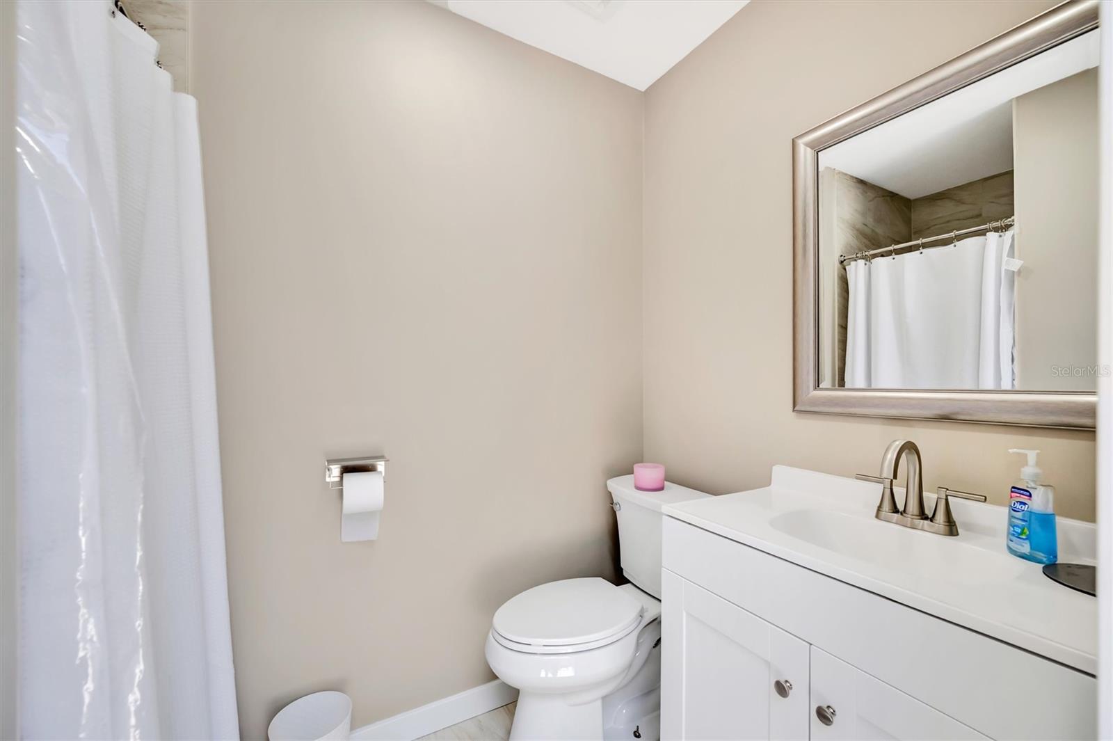 Image 82 of 96 For 15507 Fentress Court