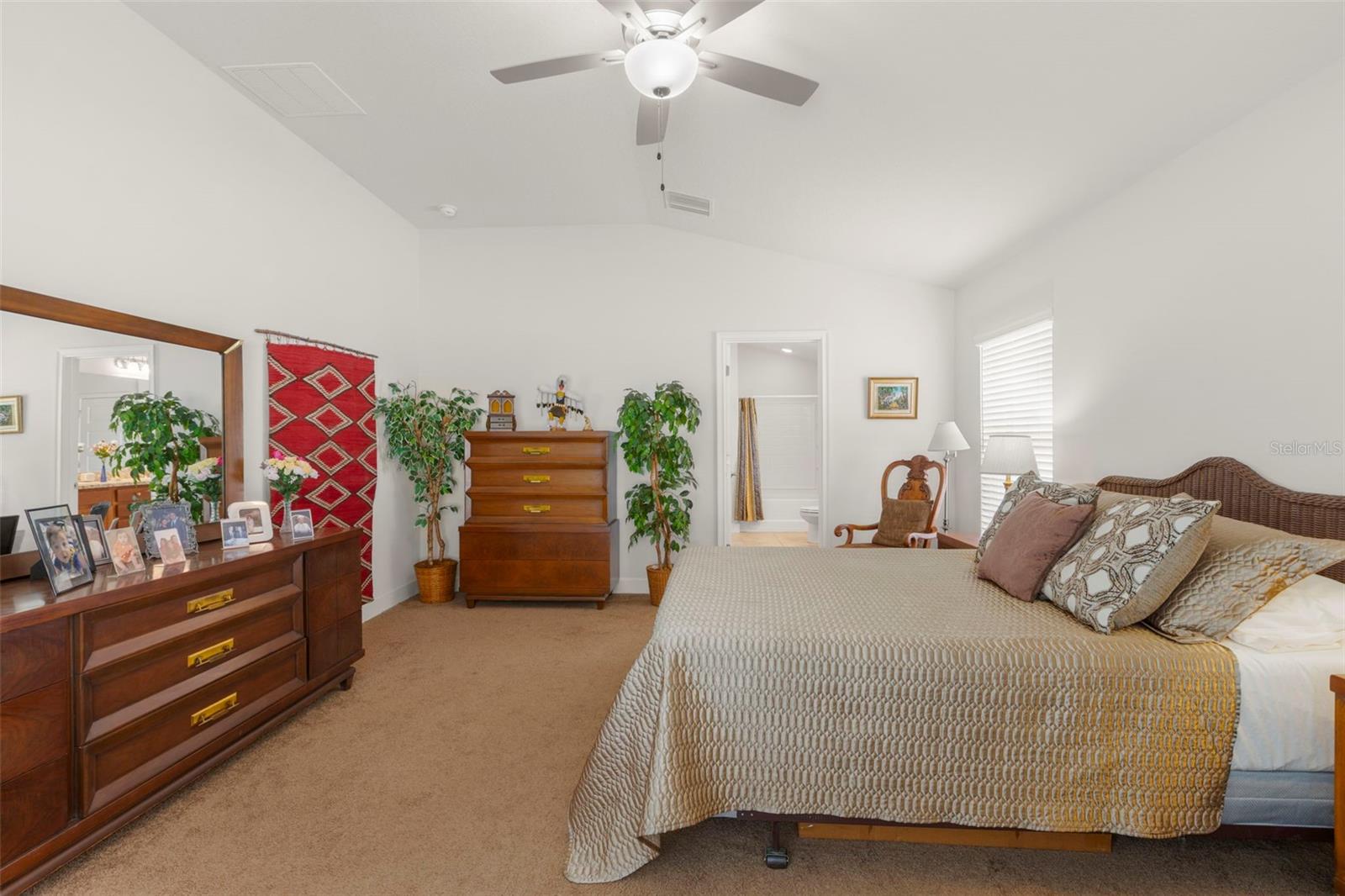 Image 21 of 44 For 16114 Vine Cliff Avenue