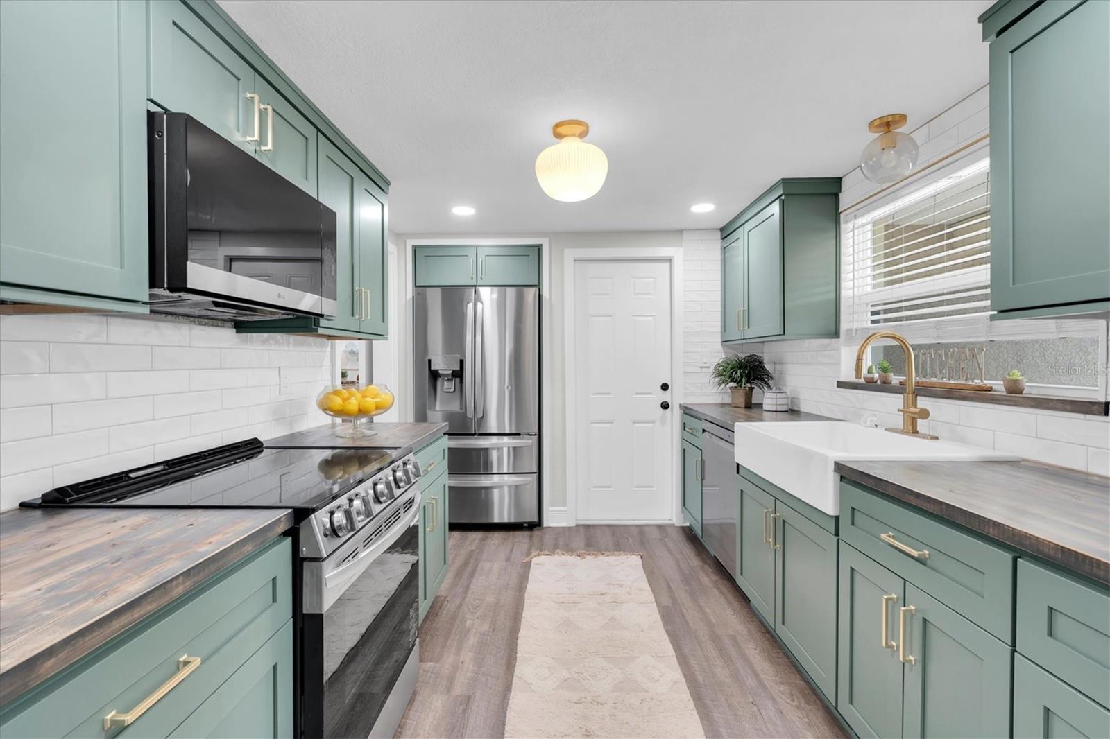 Image 8 of 40 For 8007 Mimosa Drive