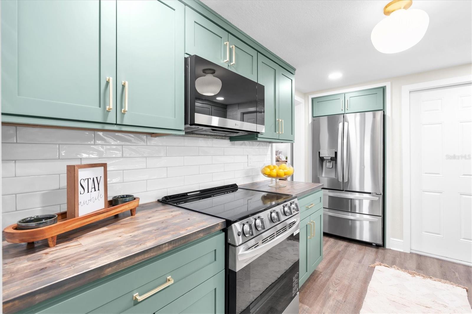 Image 9 of 40 For 8007 Mimosa Drive