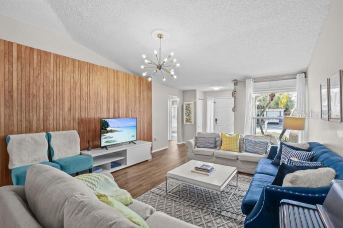 Image 11 of 53 For 421 Benson Street