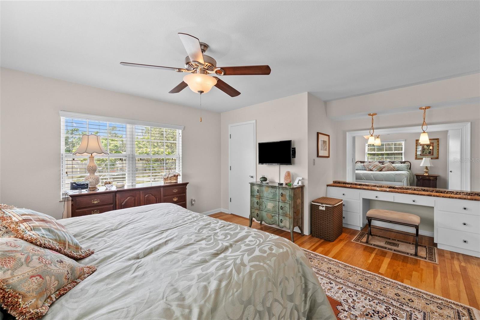 Image 29 of 58 For 4705 San Rafael Street