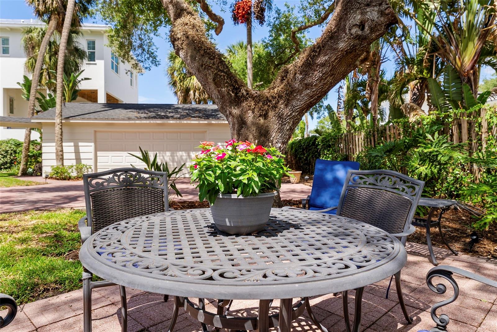 Image 49 of 58 For 4705 San Rafael Street