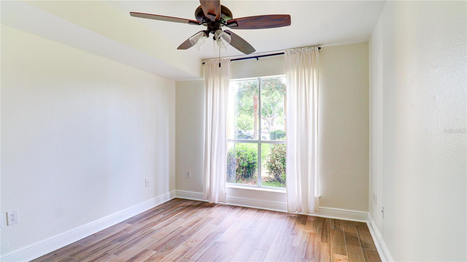 Image 18 of 35 For 9481 Highland Oak Drive 1001
