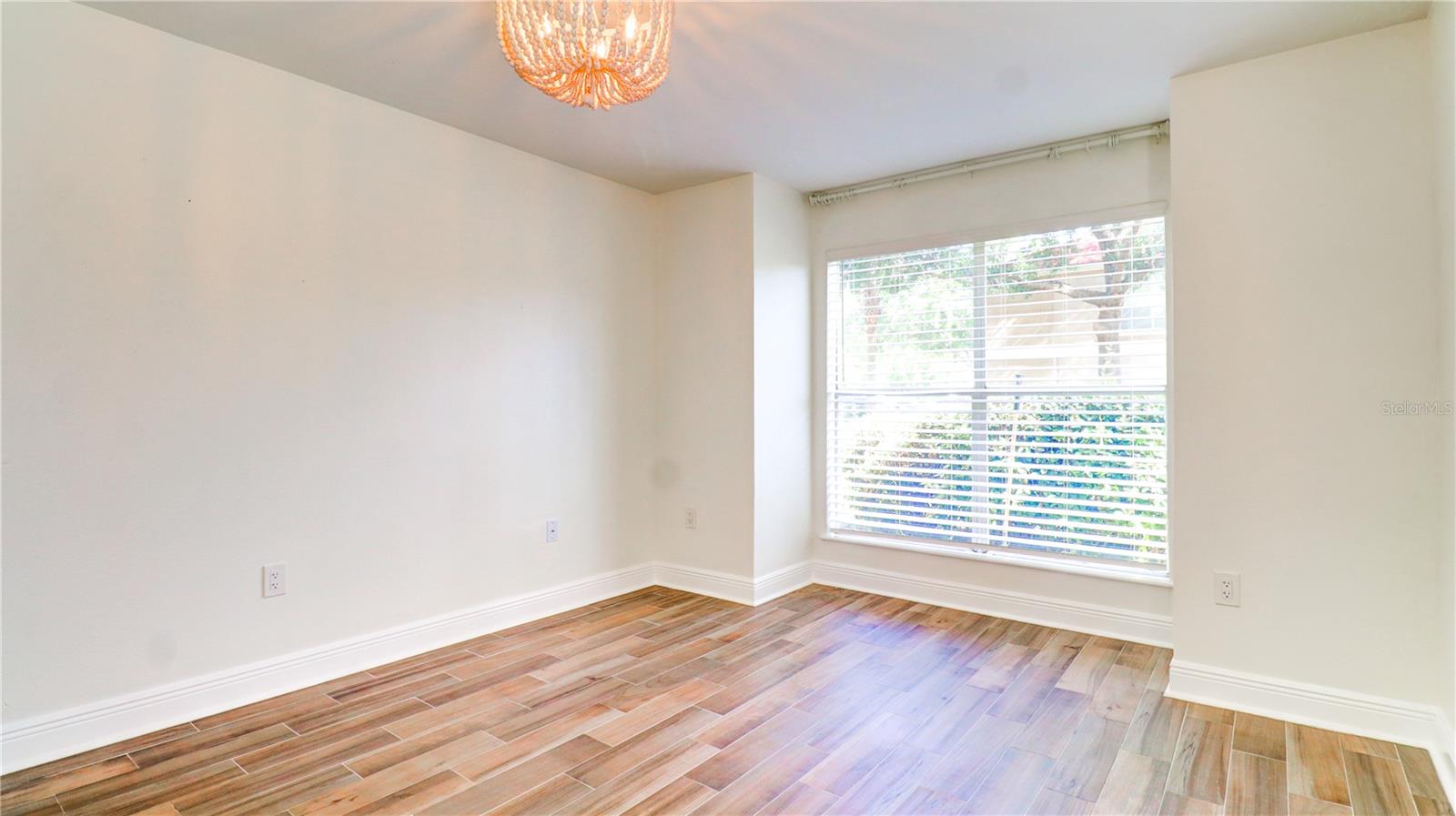 Image 26 of 35 For 9481 Highland Oak Drive 1001