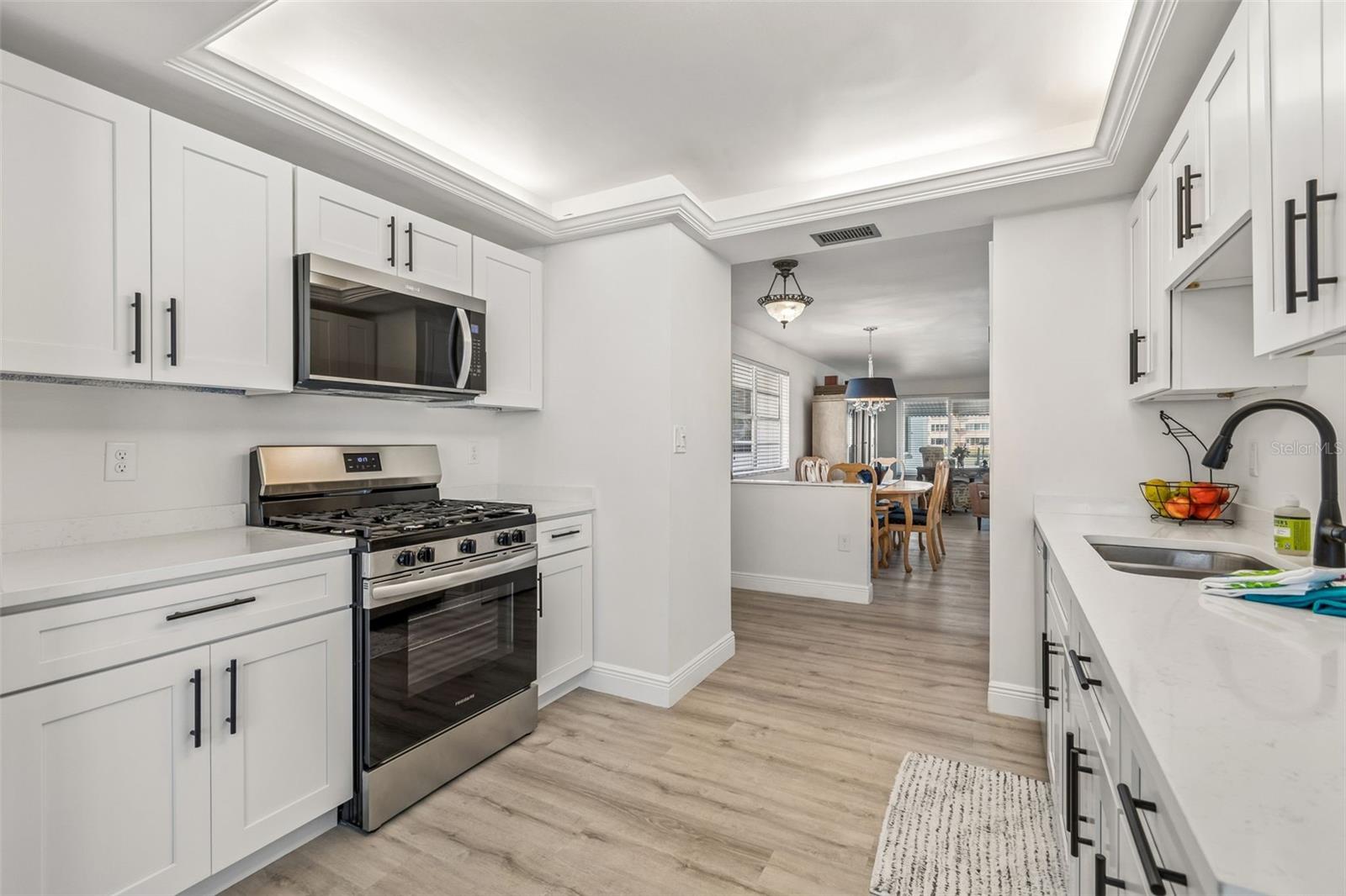 Image 6 of 47 For 5960 30th Avenue S 114