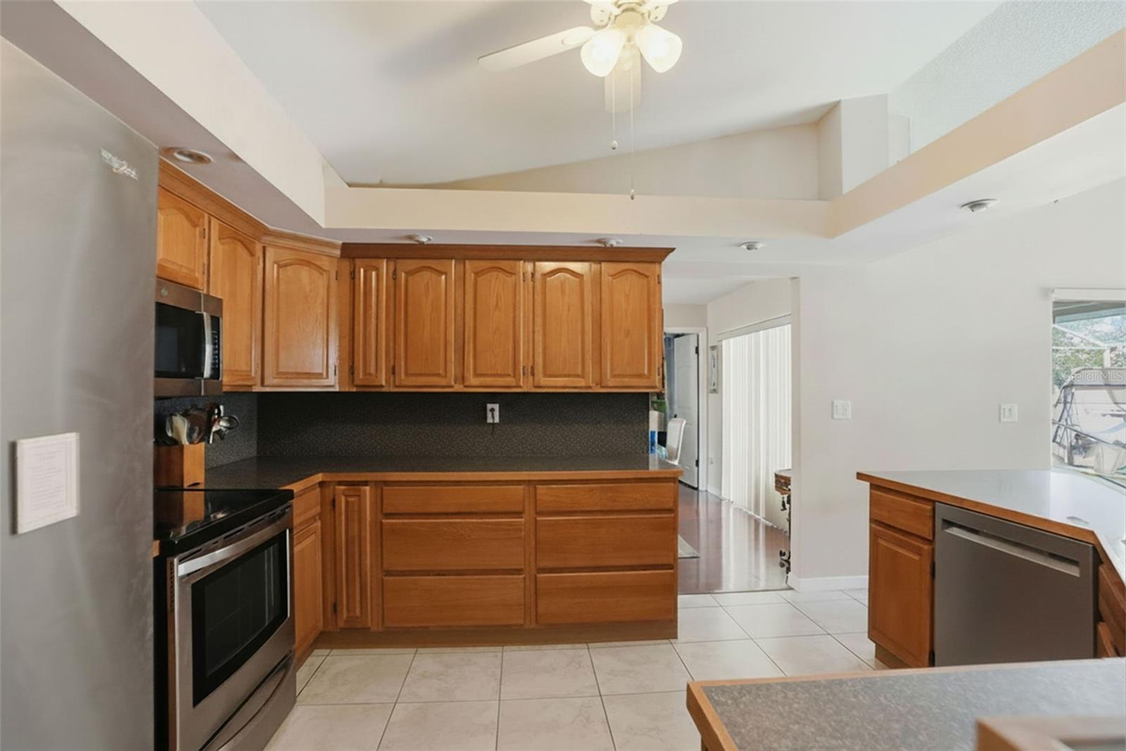 Image 19 of 63 For 2258 Claremont Lane