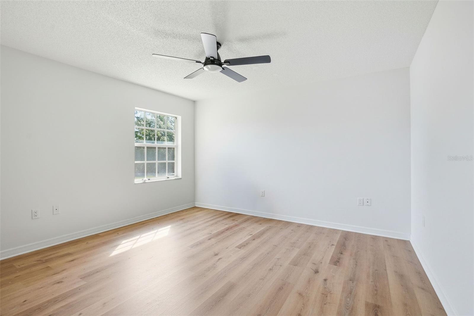 Image 32 of 63 For 2258 Claremont Lane