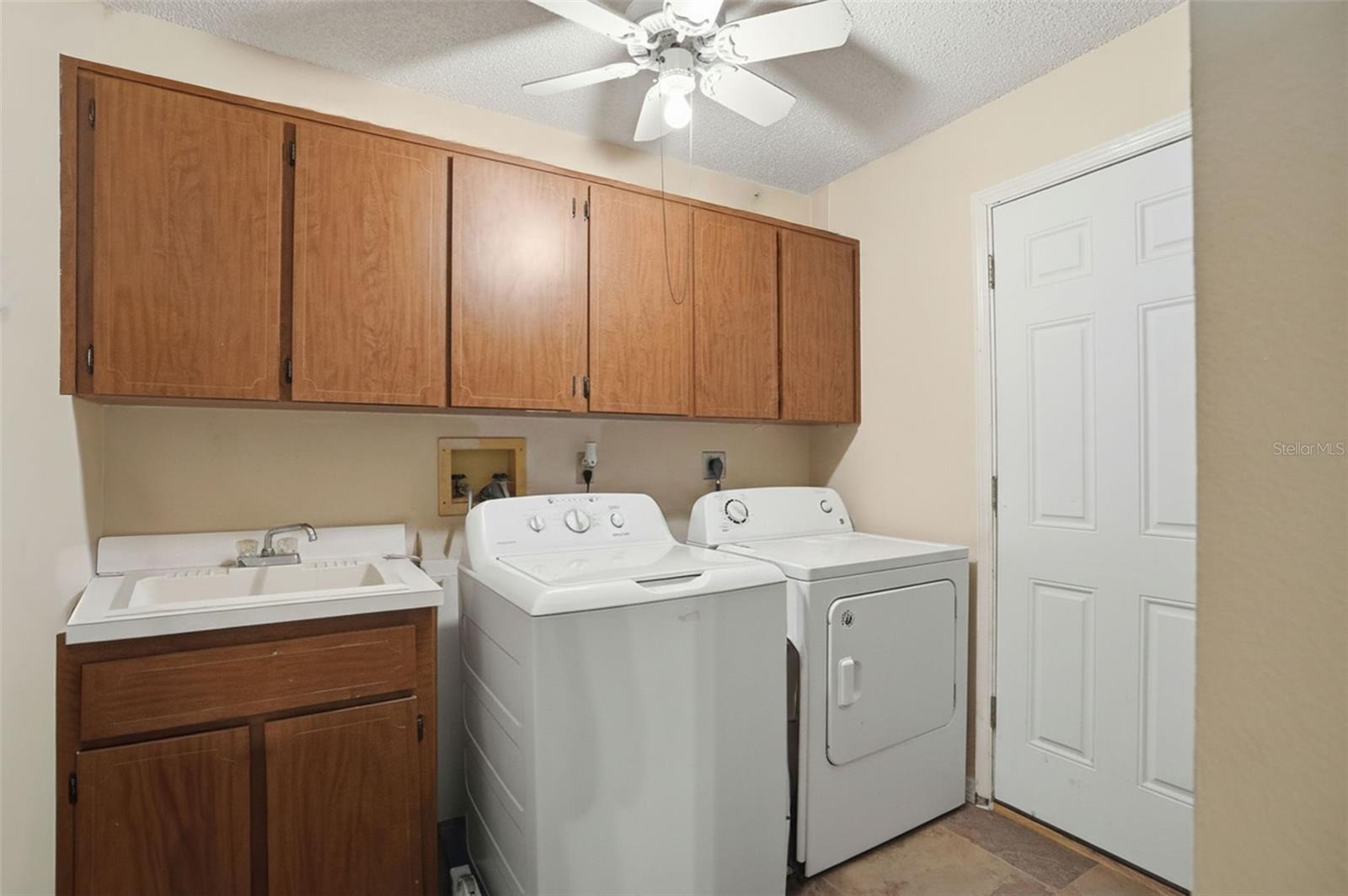 Image 40 of 63 For 2258 Claremont Lane