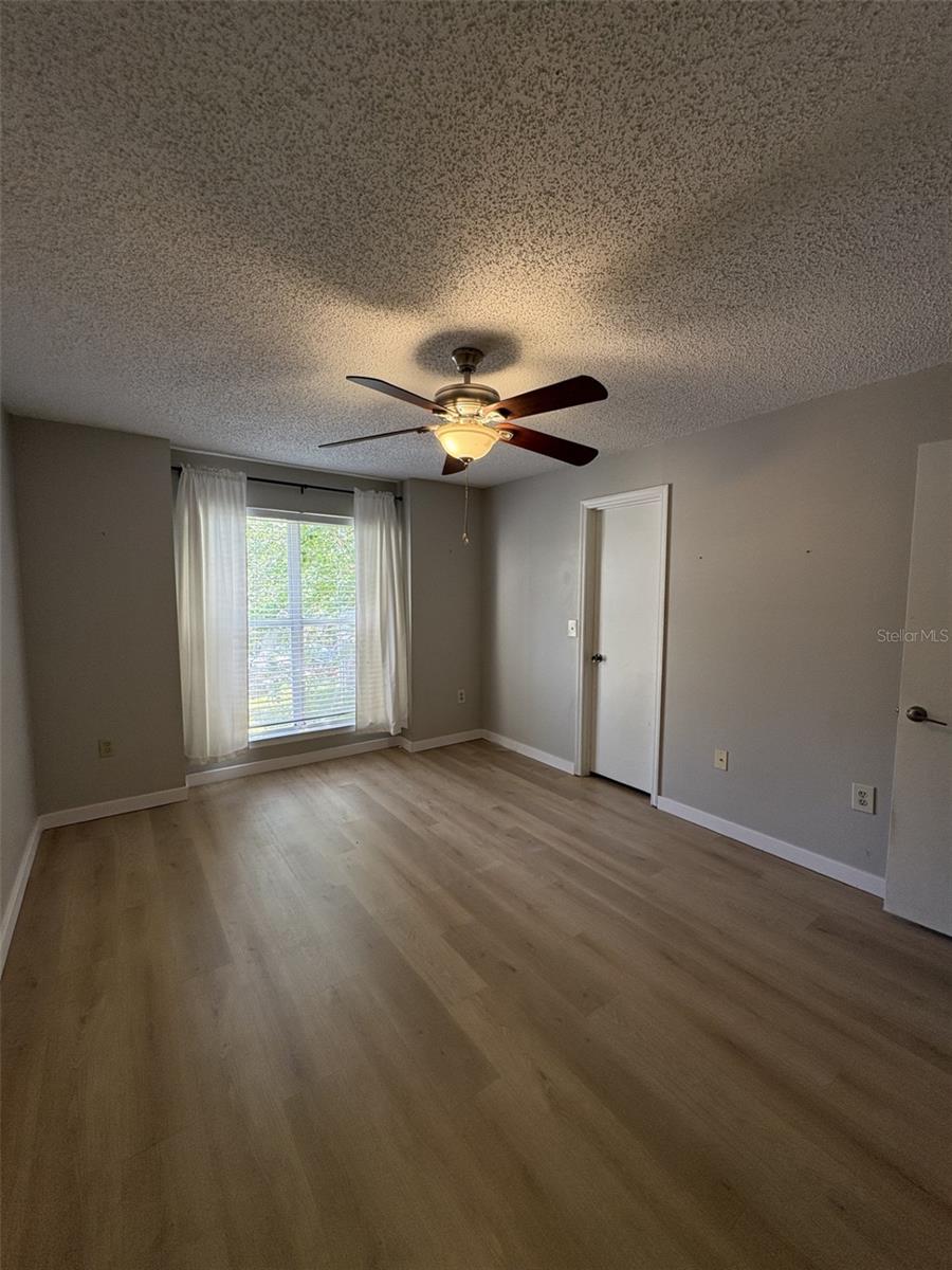 Image 11 of 19 For 4211 Chatham Oak Court 114