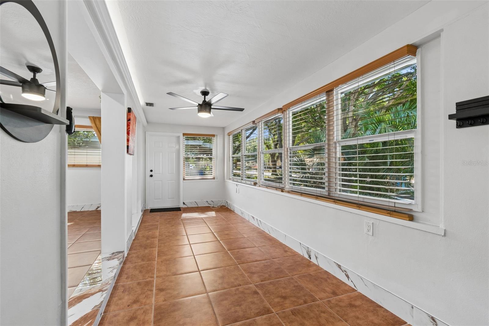 Image 12 of 64 For 5857 4th Avenue N