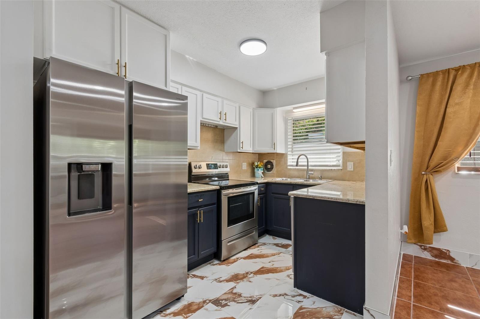 Image 18 of 64 For 5857 4th Avenue N