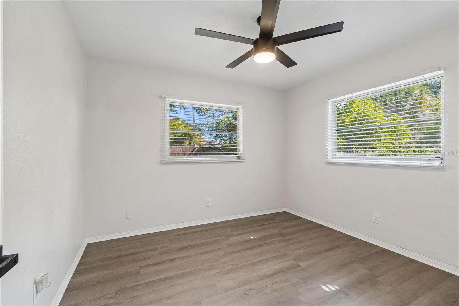 Image 22 of 64 For 5857 4th Avenue N