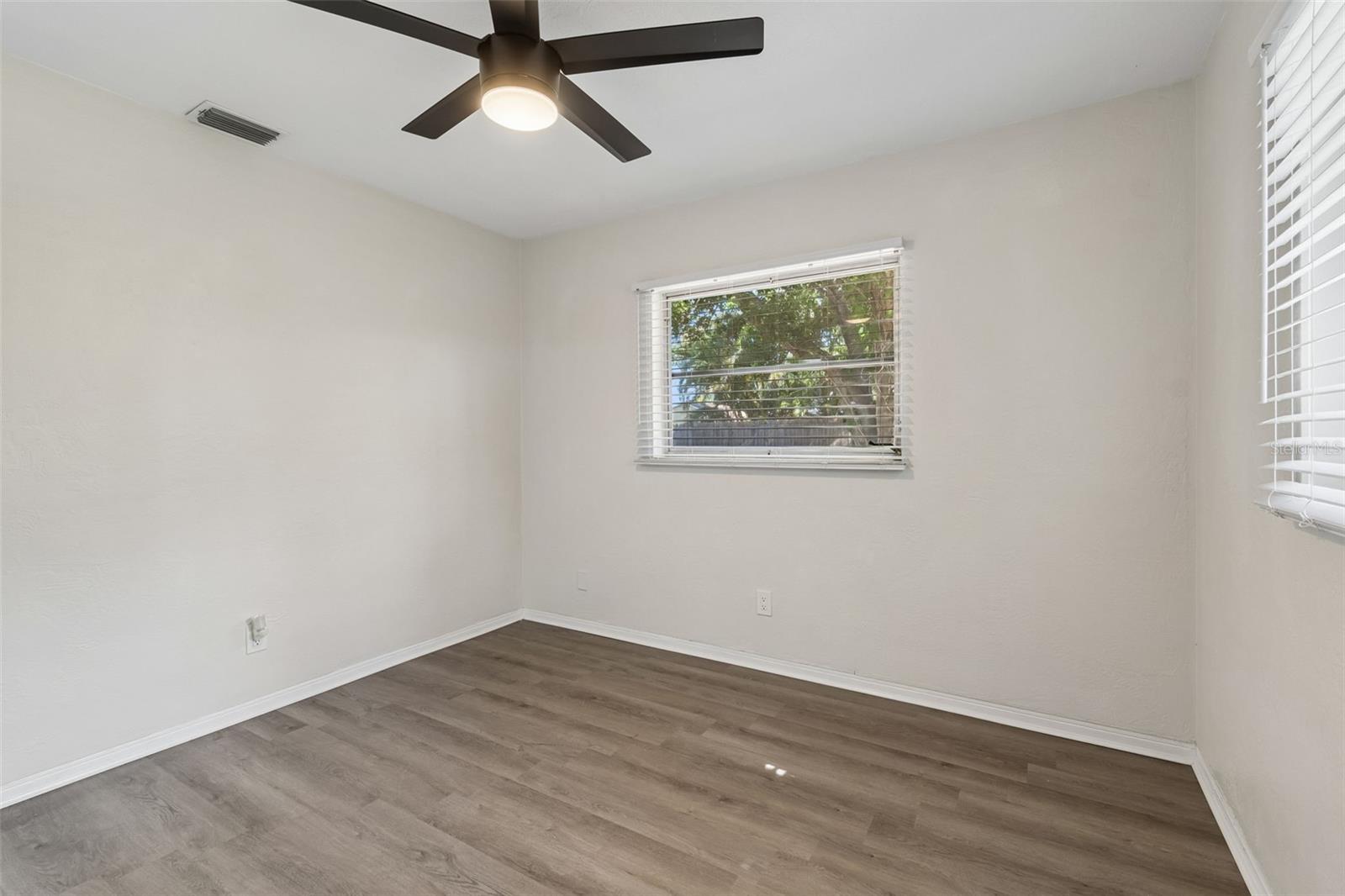 Image 23 of 64 For 5857 4th Avenue N