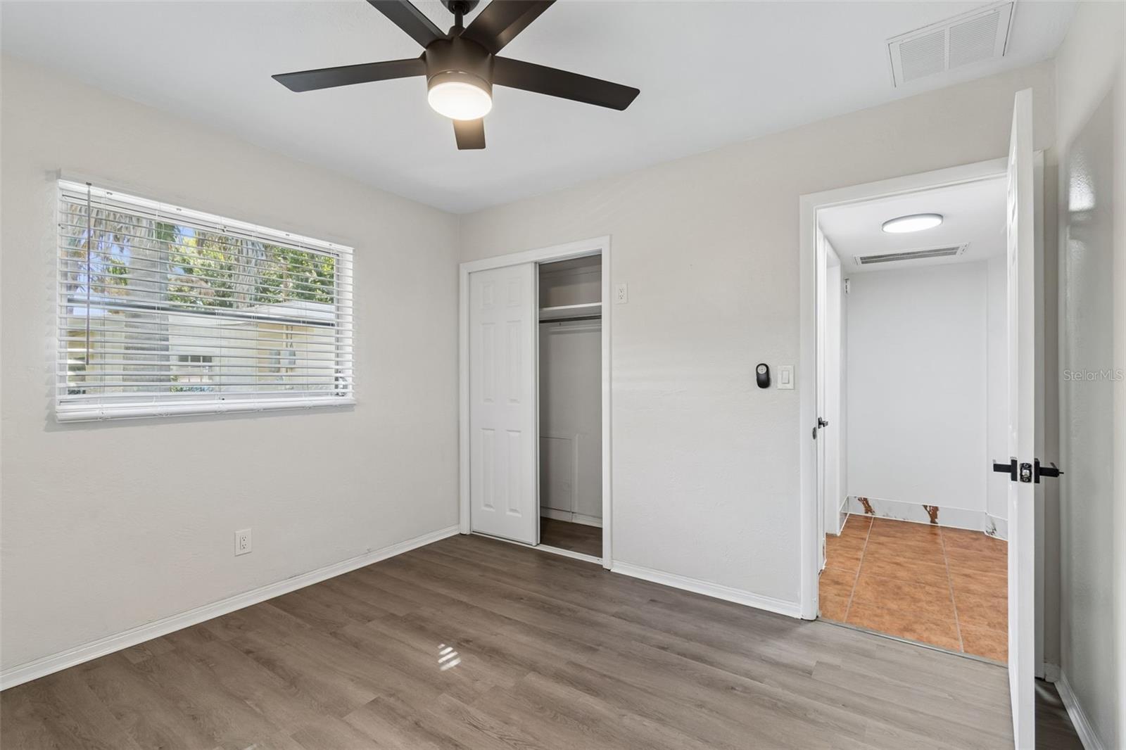 Image 25 of 64 For 5857 4th Avenue N
