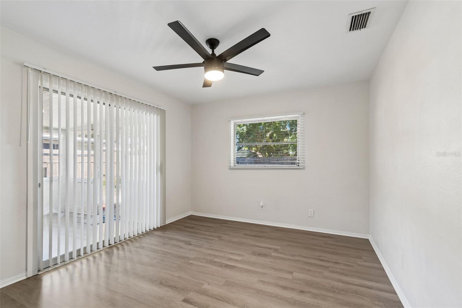 Image 29 of 64 For 5857 4th Avenue N