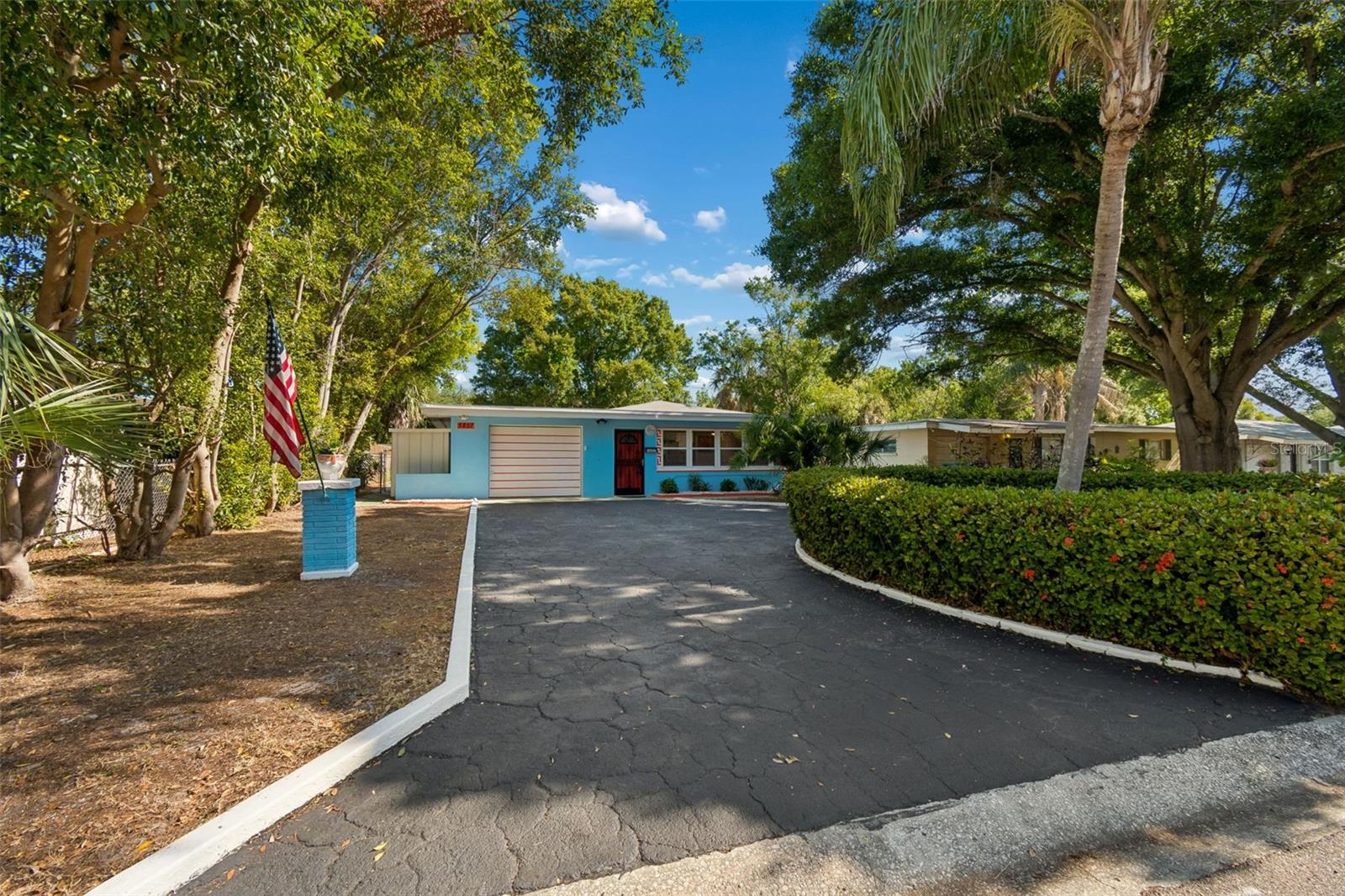 Image 3 of 64 For 5857 4th Avenue N