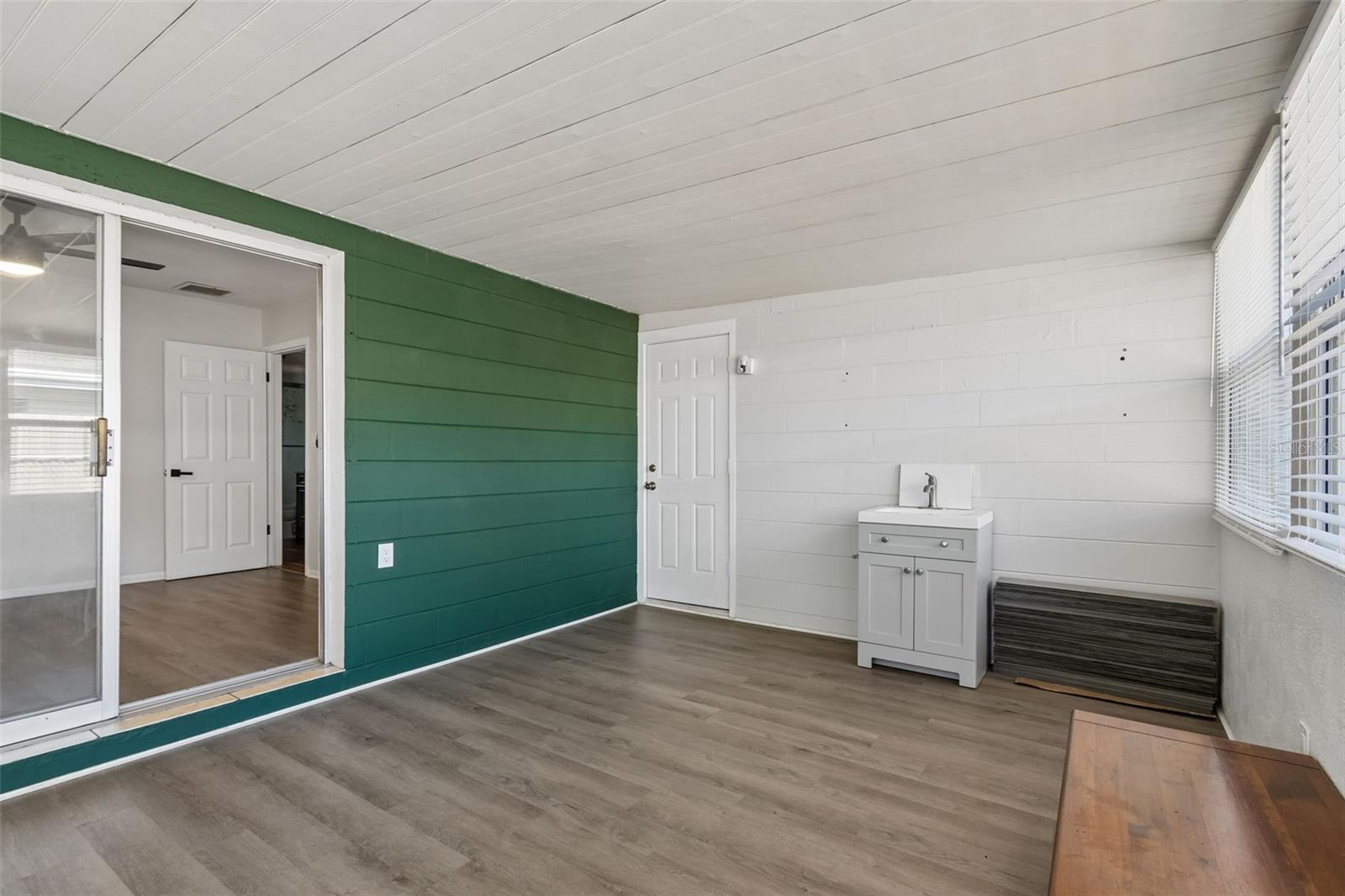 Image 38 of 64 For 5857 4th Avenue N