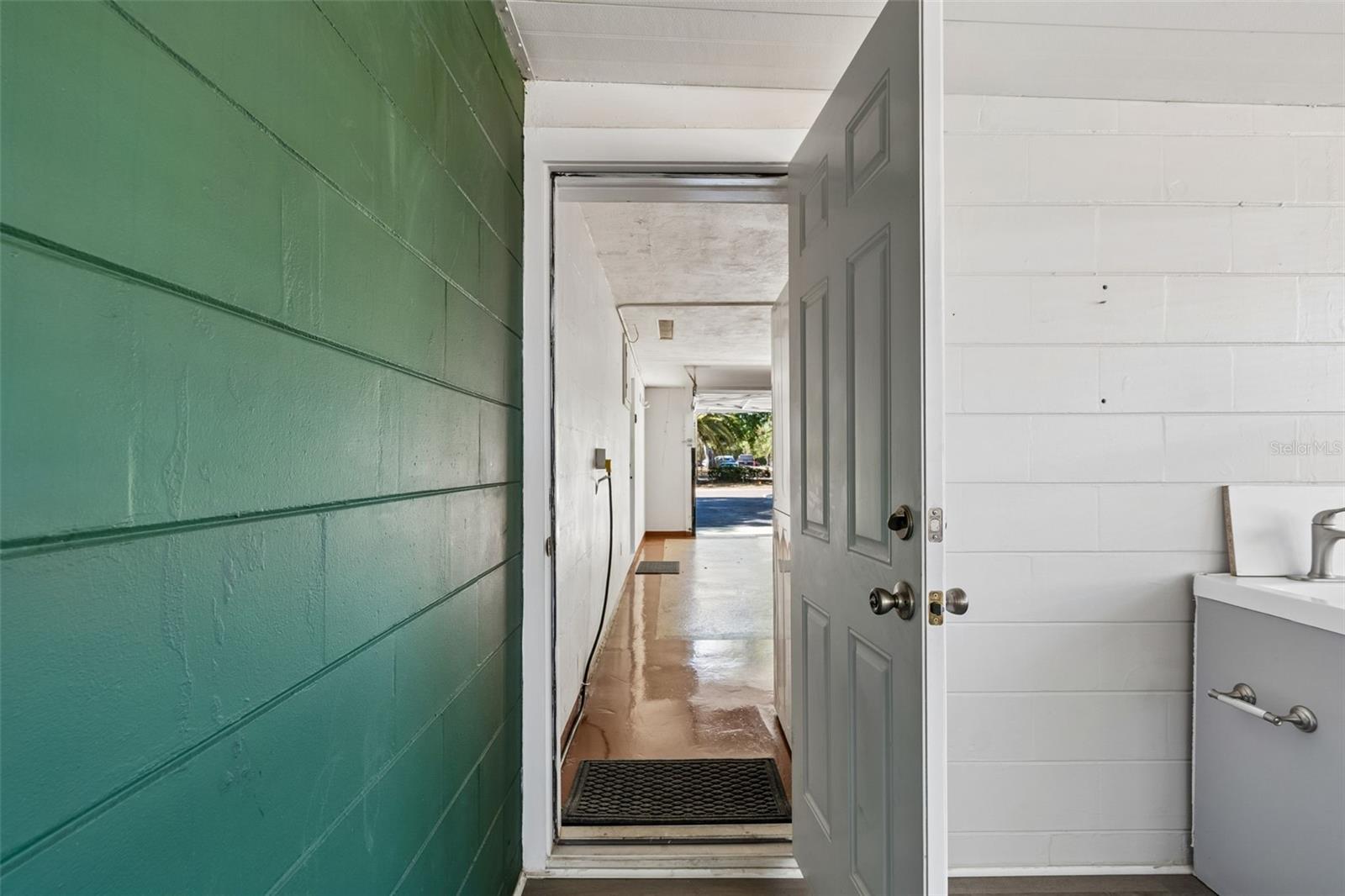 Image 39 of 64 For 5857 4th Avenue N