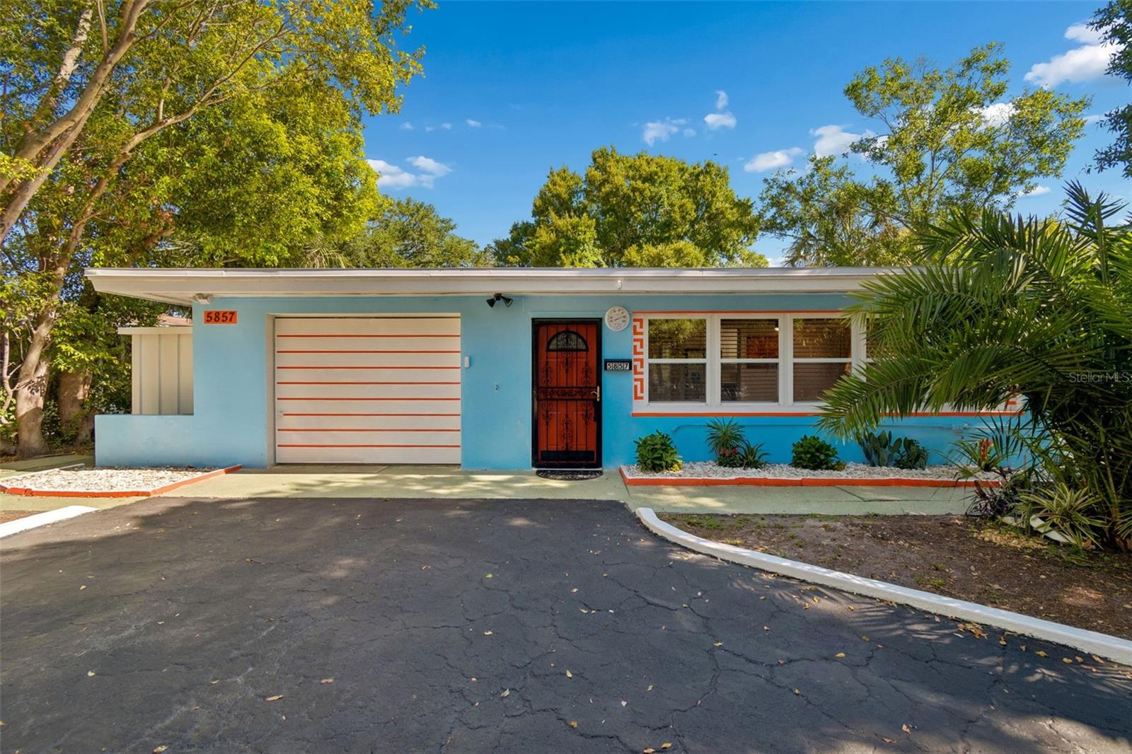Image 8 of 64 For 5857 4th Avenue N