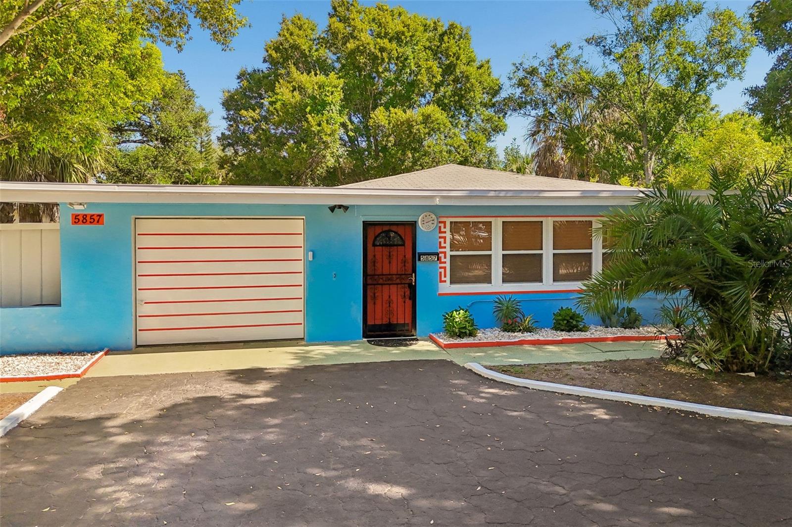 Image 9 of 64 For 5857 4th Avenue N