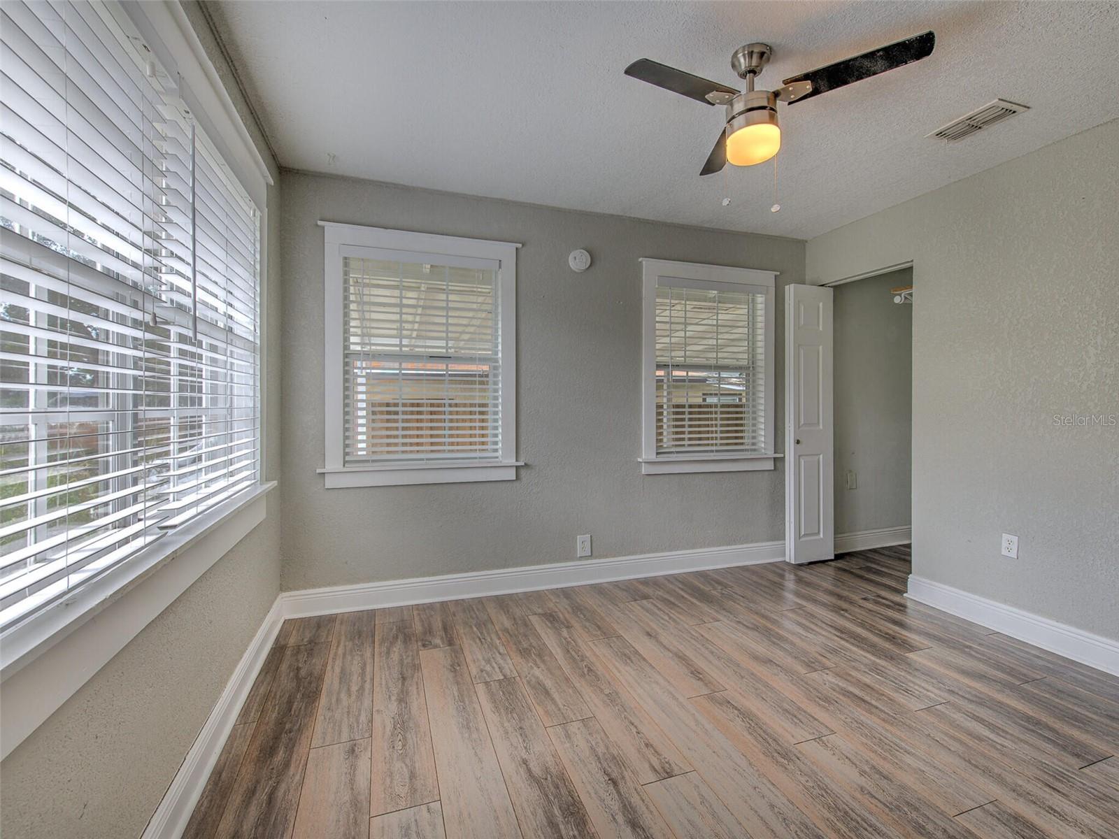 Image 11 of 27 For 728 Hanlon Street