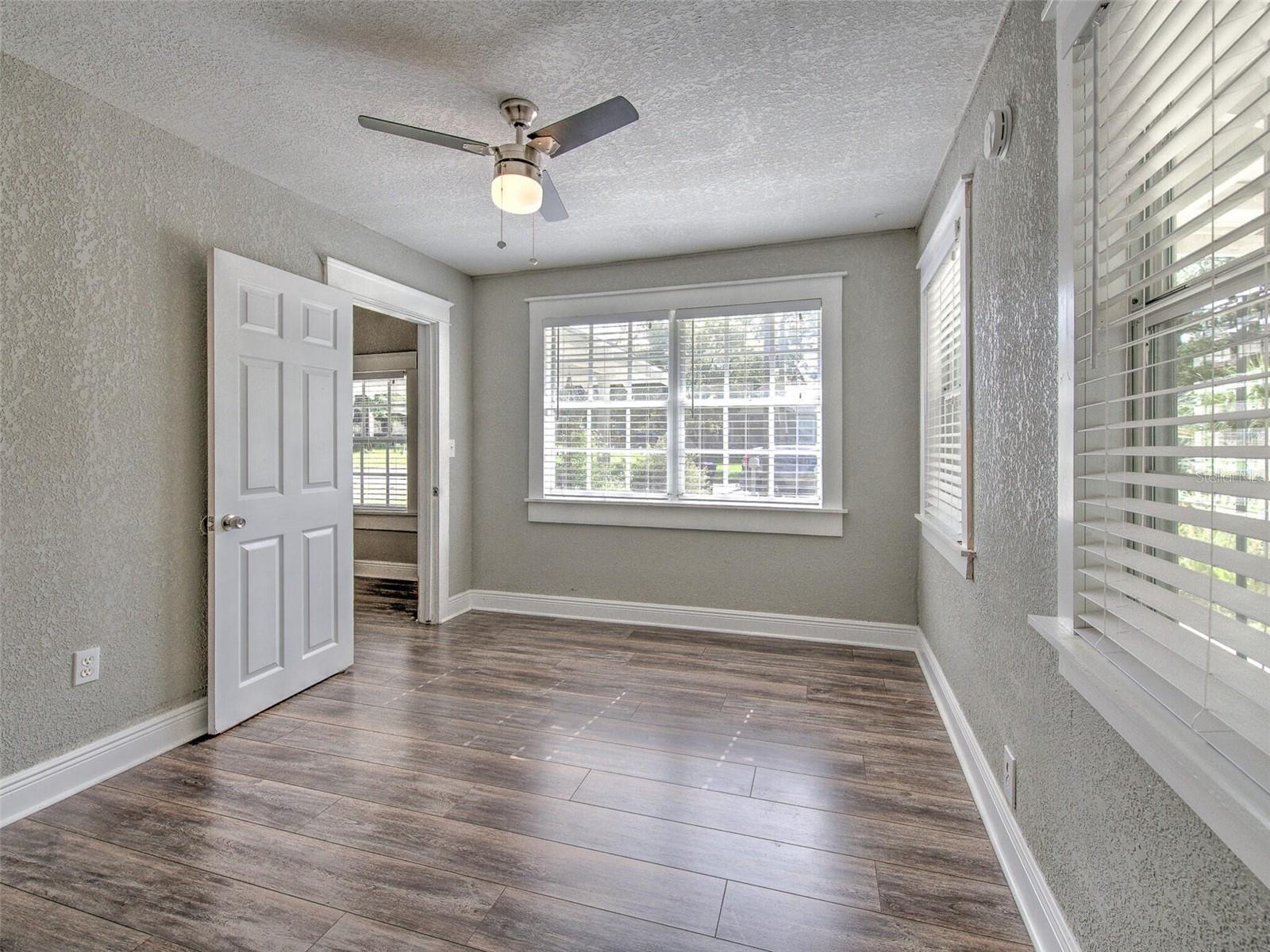 Image 12 of 27 For 728 Hanlon Street