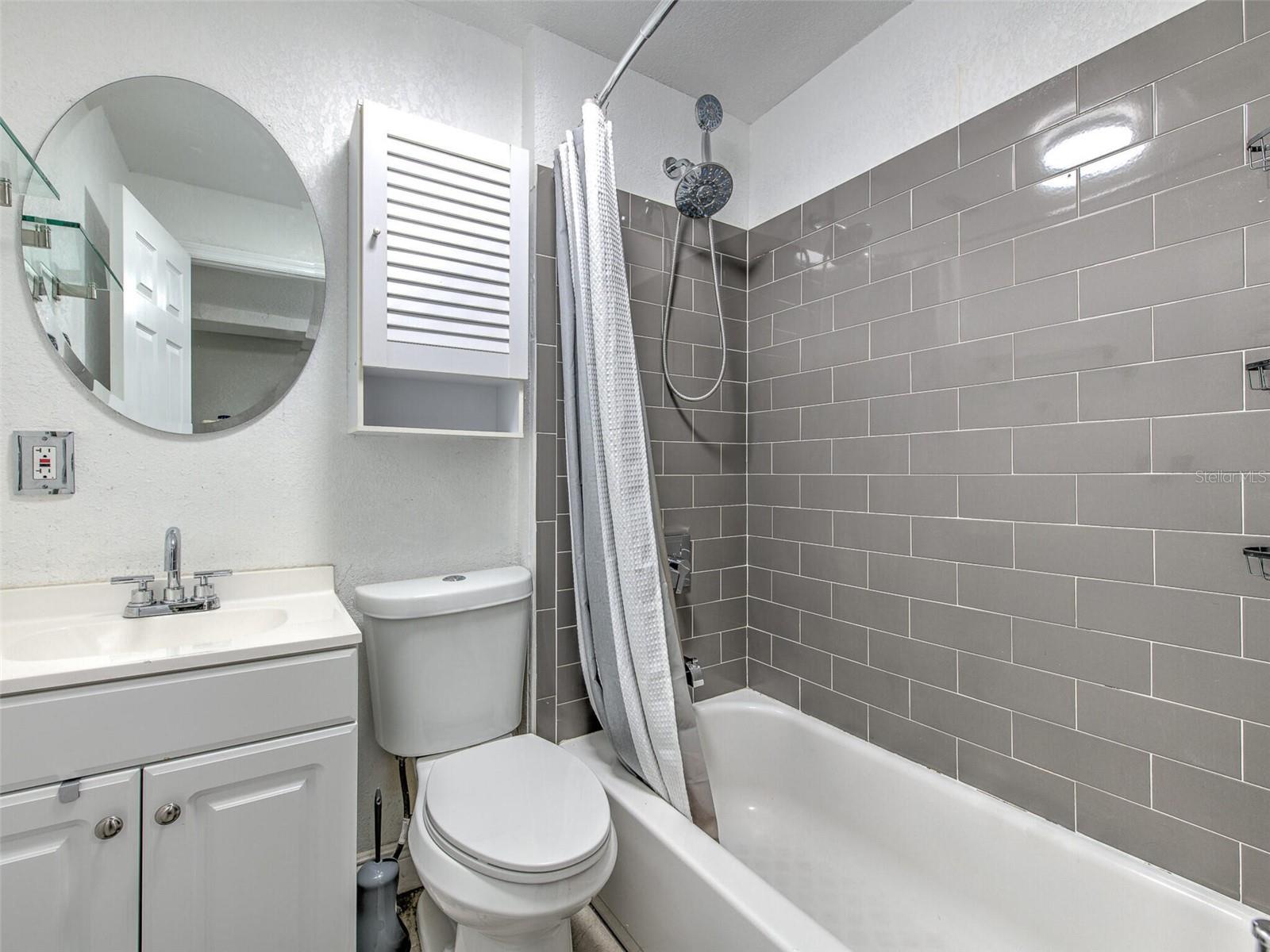 Image 15 of 27 For 728 Hanlon Street