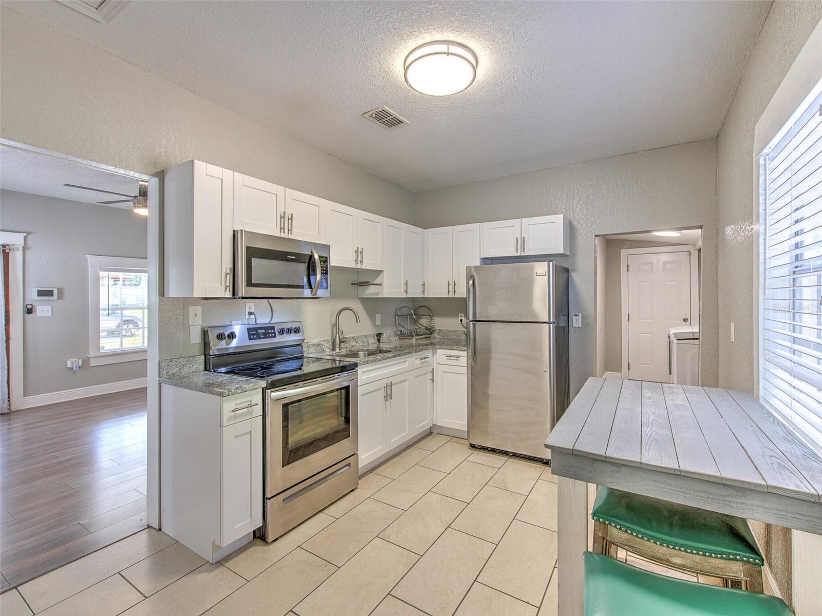 Image 6 of 27 For 728 Hanlon Street