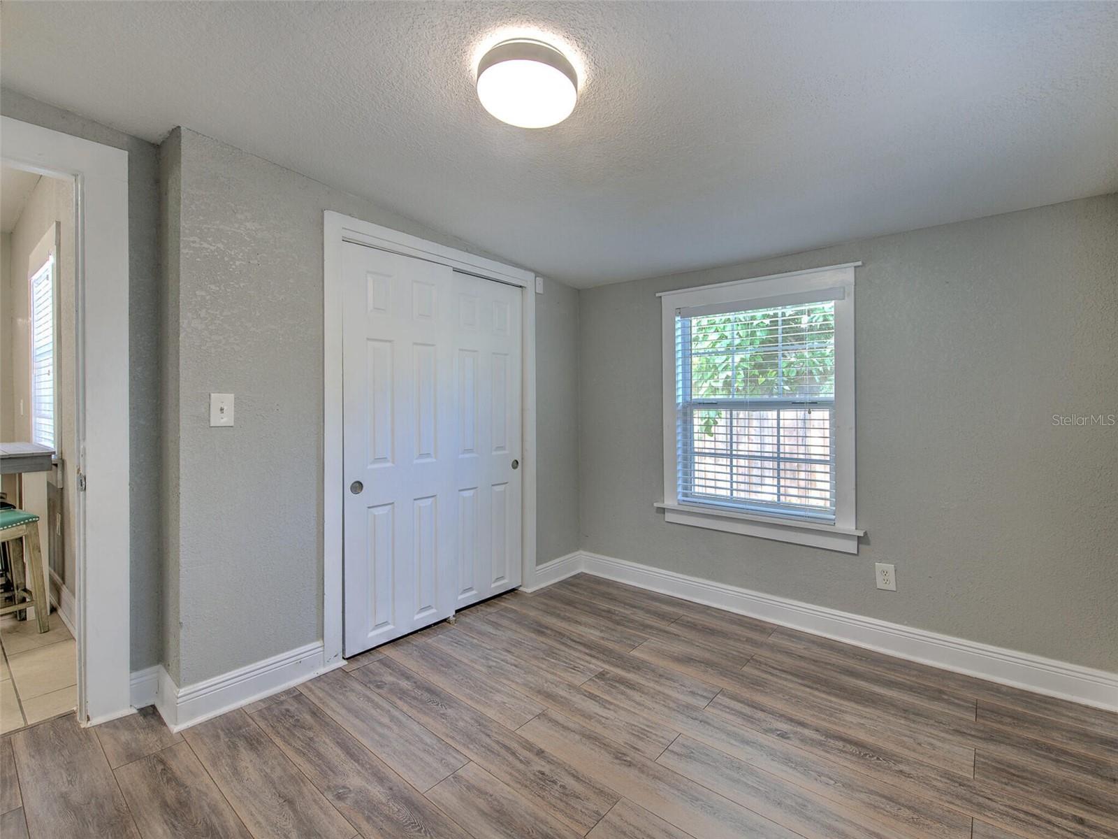 Image 9 of 27 For 728 Hanlon Street