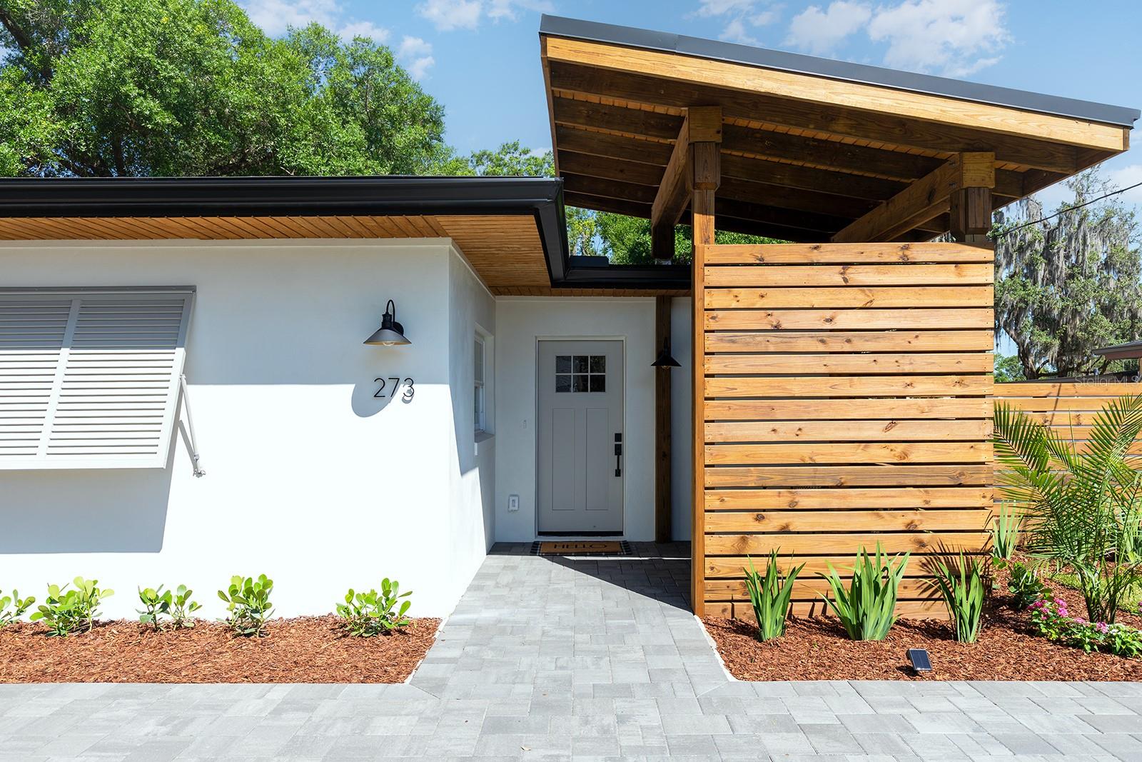 Image 2 of 17 For 273 Lake Griffin Circle