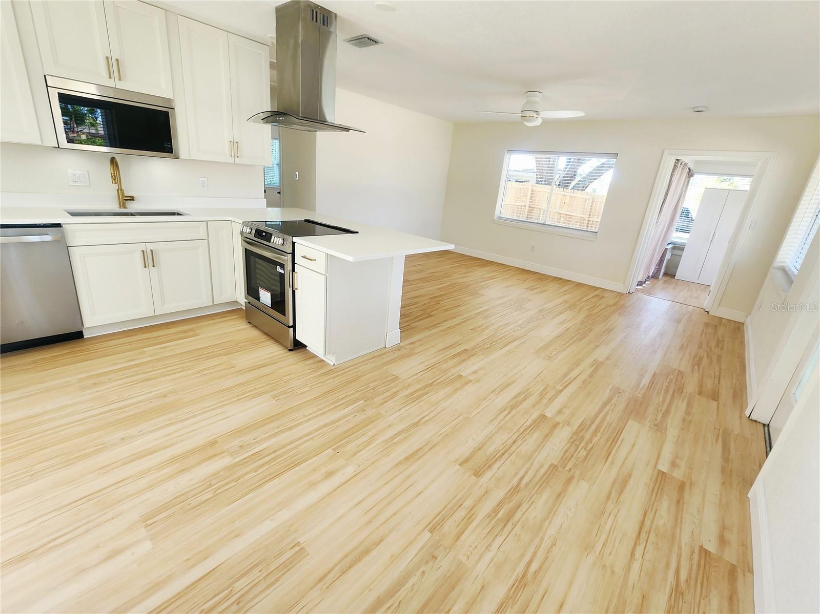 Image 10 of 26 For 2494 Del Rio Way