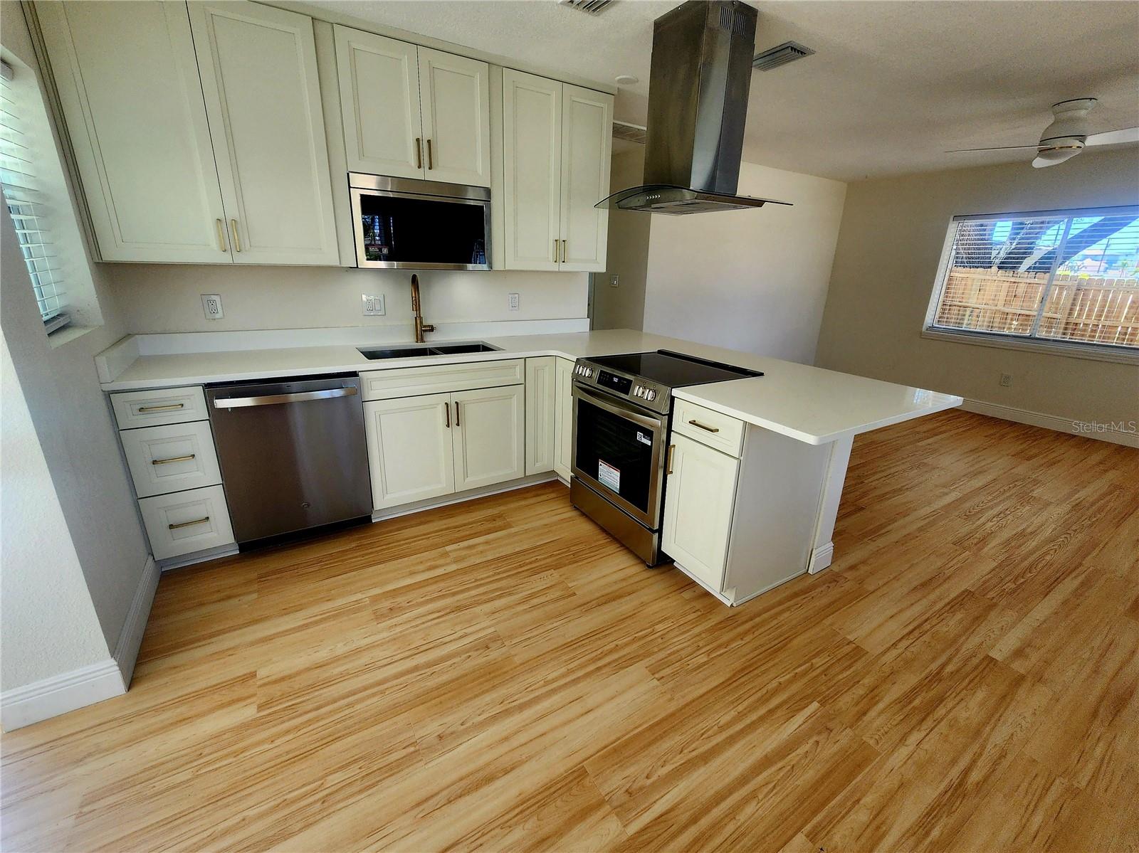 Image 13 of 26 For 2494 Del Rio Way