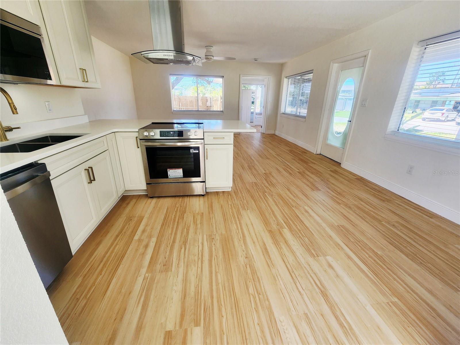 Image 7 of 26 For 2494 Del Rio Way