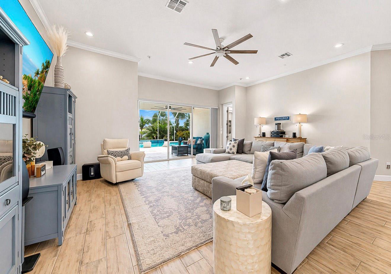Image 18 of 60 For 954 Signet Drive