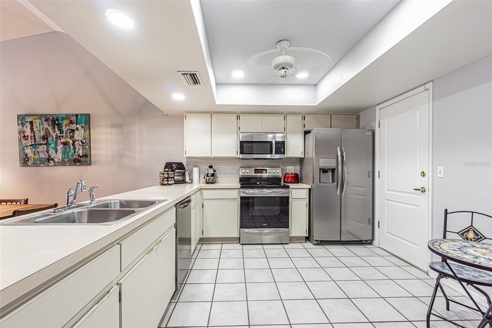 Image 10 of 47 For 6431 Laurelwood Drive