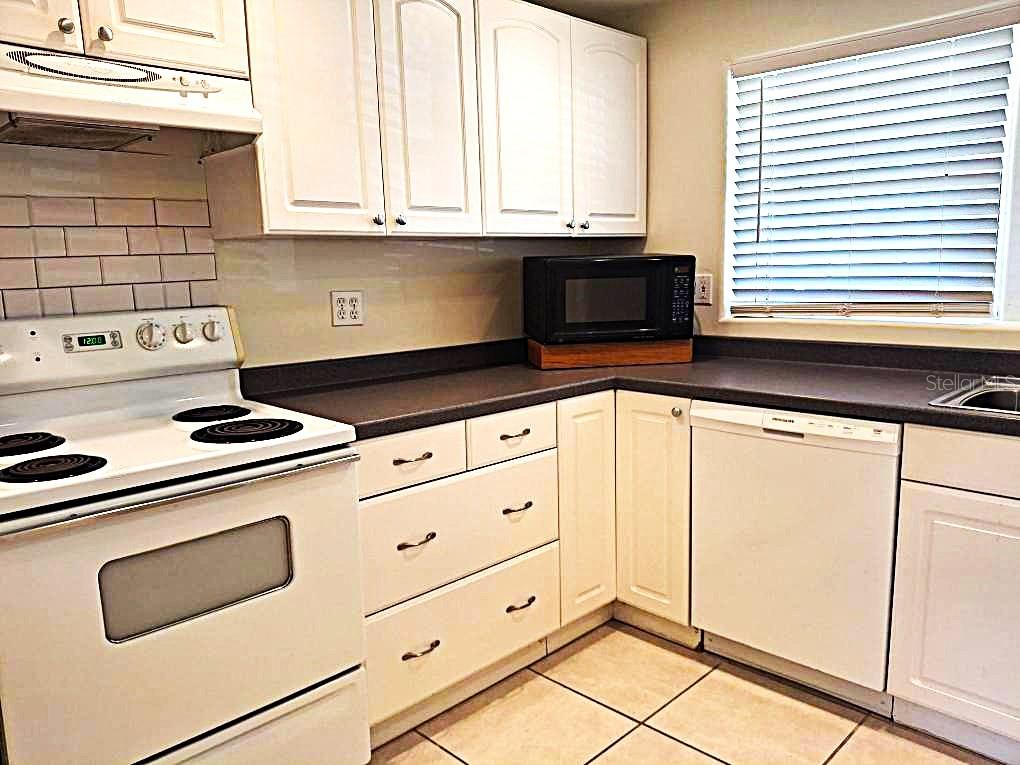 Image 3 of 25 For 2812 Dovewood Street