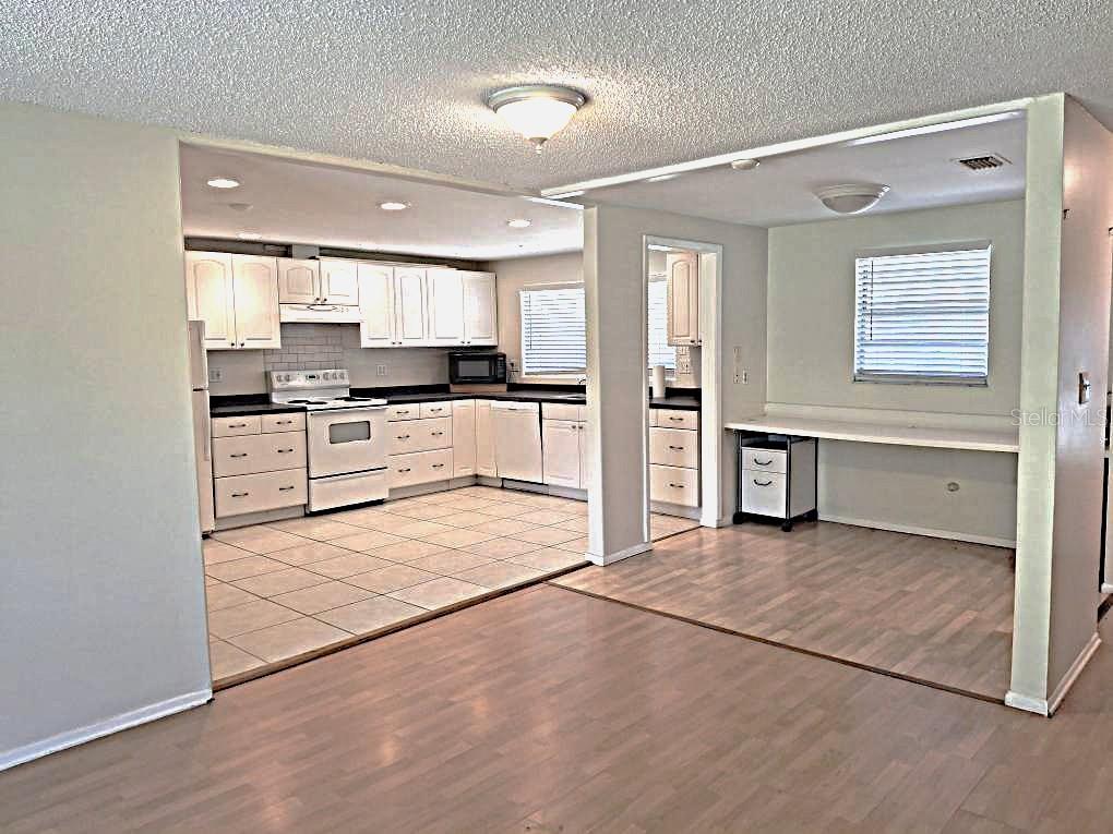 Image 5 of 25 For 2812 Dovewood Street