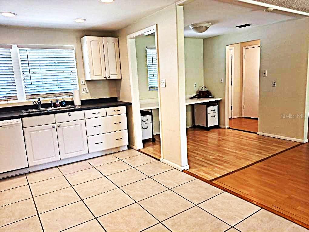Image 6 of 25 For 2812 Dovewood Street