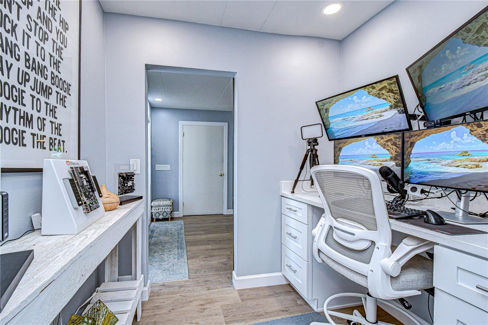 Image 23 of 63 For 9625 Commodore Drive