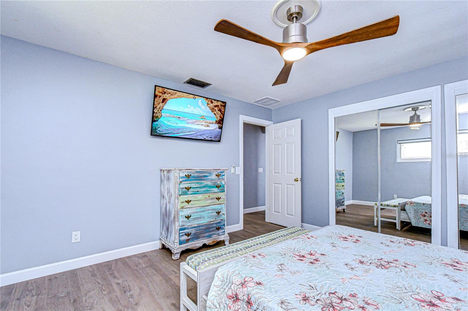 Image 26 of 63 For 9625 Commodore Drive