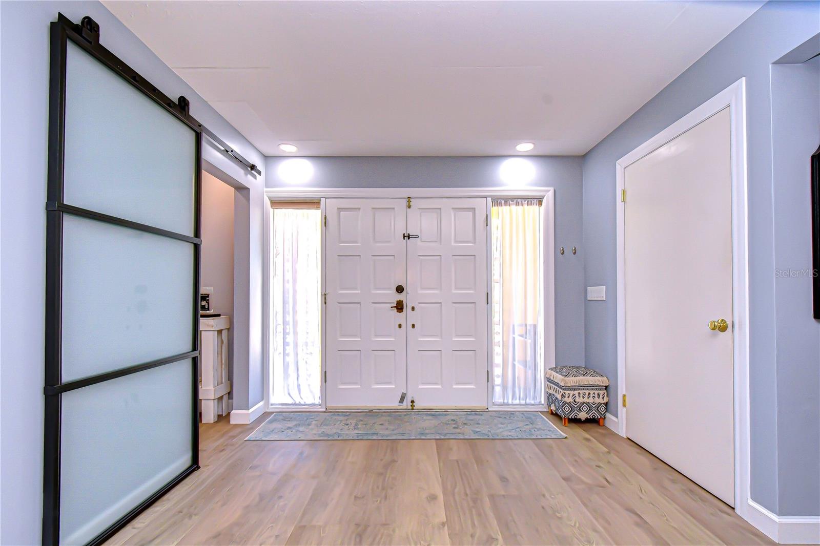 Image 4 of 63 For 9625 Commodore Drive